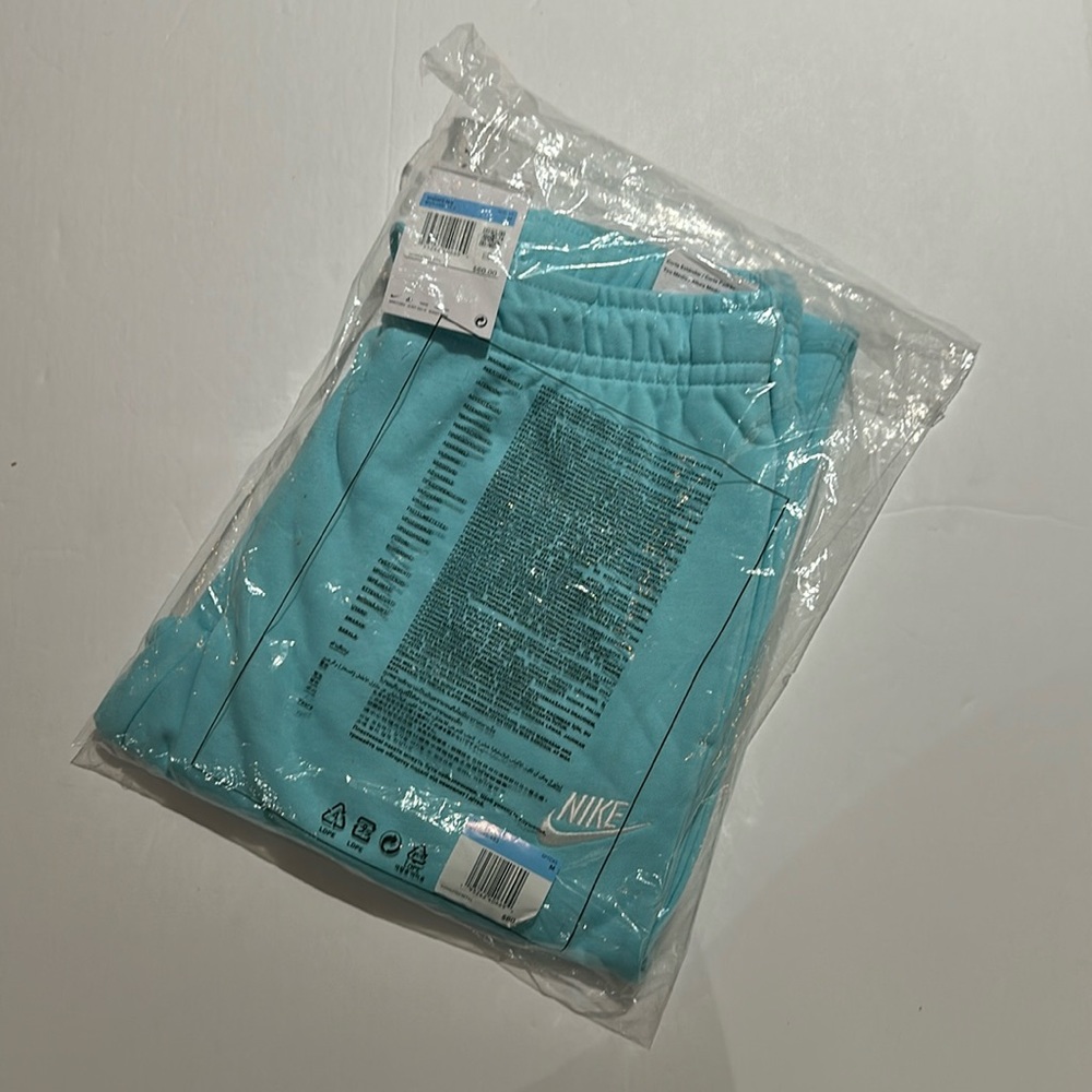 Nike Sweats Teal Light Tiffany Blue Like Size medium mid rise standard fit NEW